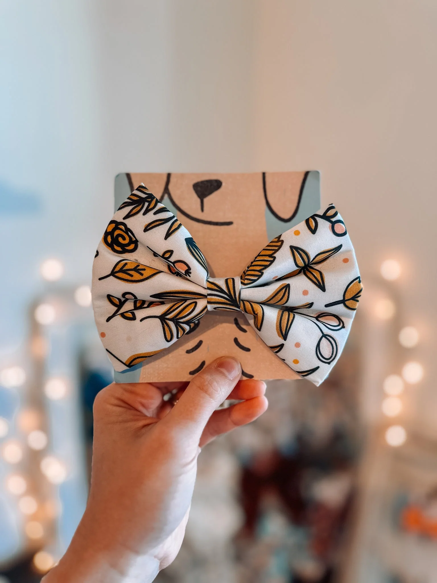 Feuilles Bow Tie