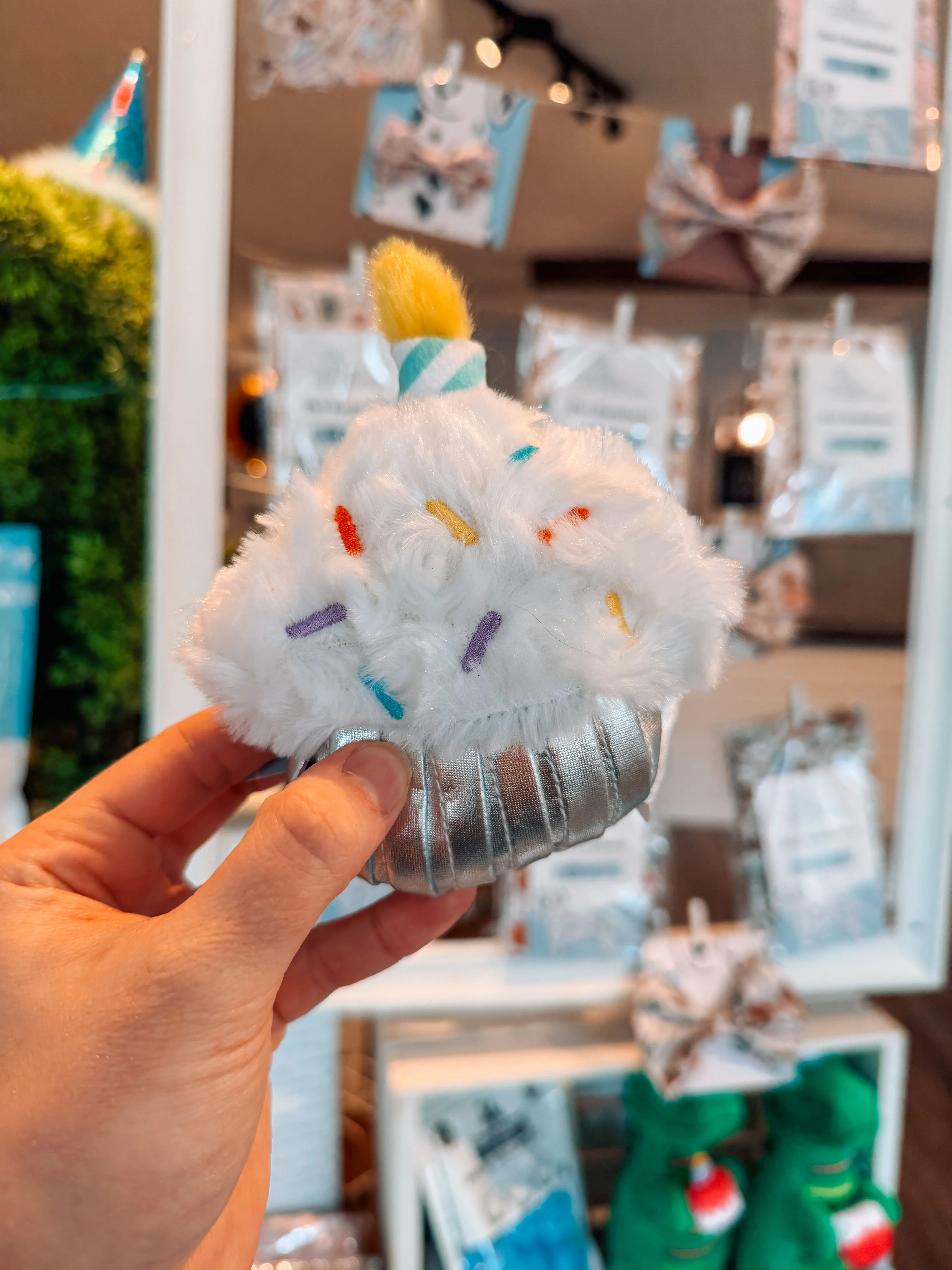 Let's Pawty Mini Fluffy Cupcake Toy