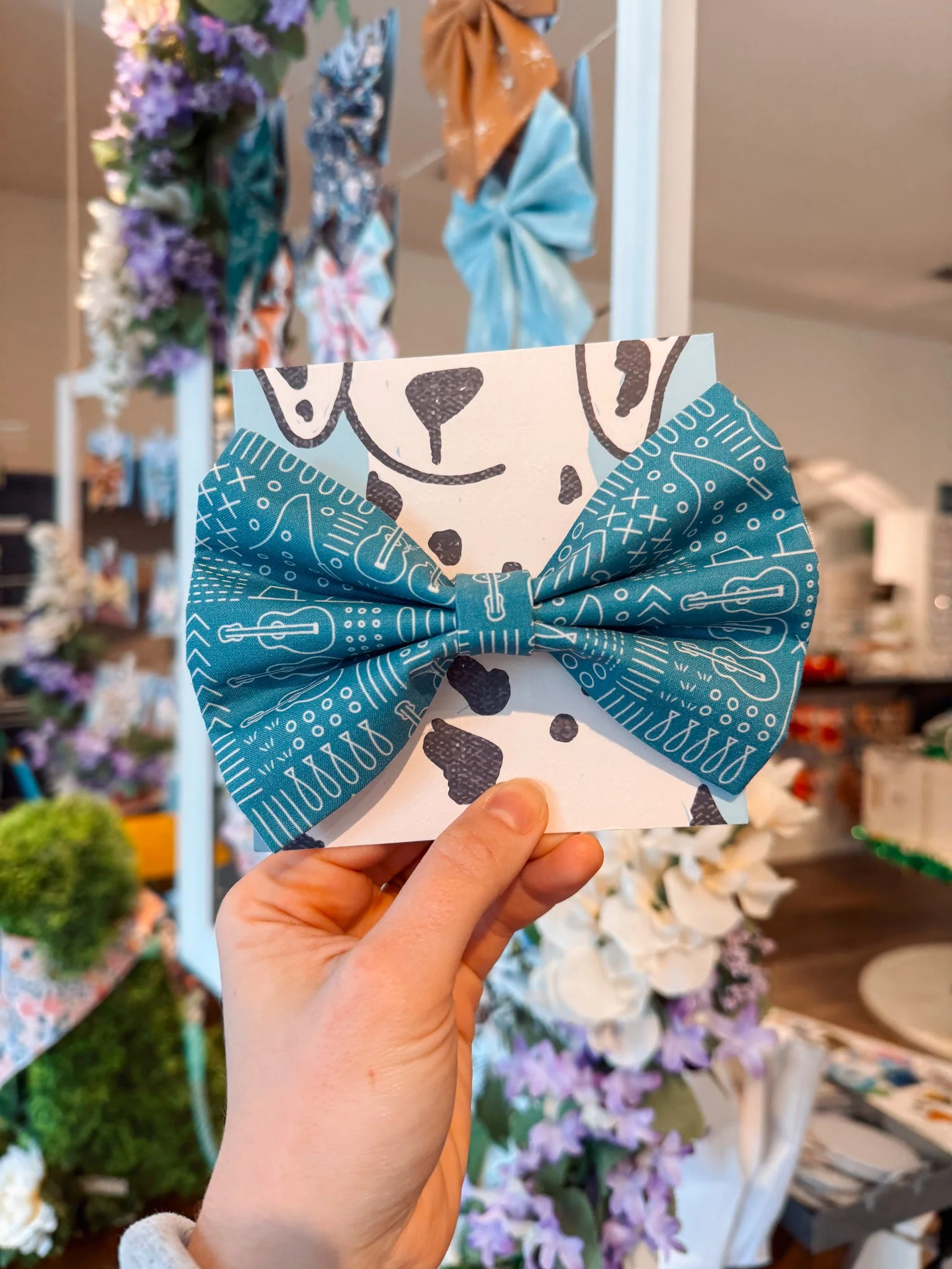 west Bow Tie